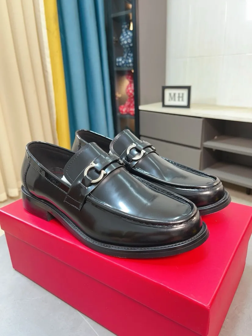 Men's shoes 💰560🌸🌸Water dyed cowhide 🆘[Salvatore Ferragamo] Ferragamo's latest casual business leather shoes for men! Available at counters simultaneously! The fabric is made of specially imported original suede calfskin, and the interior is made of imported water-dyed cowhide. It is absolutely luxurious and leads the fashion trend. Matching code: 38-44 45 customized